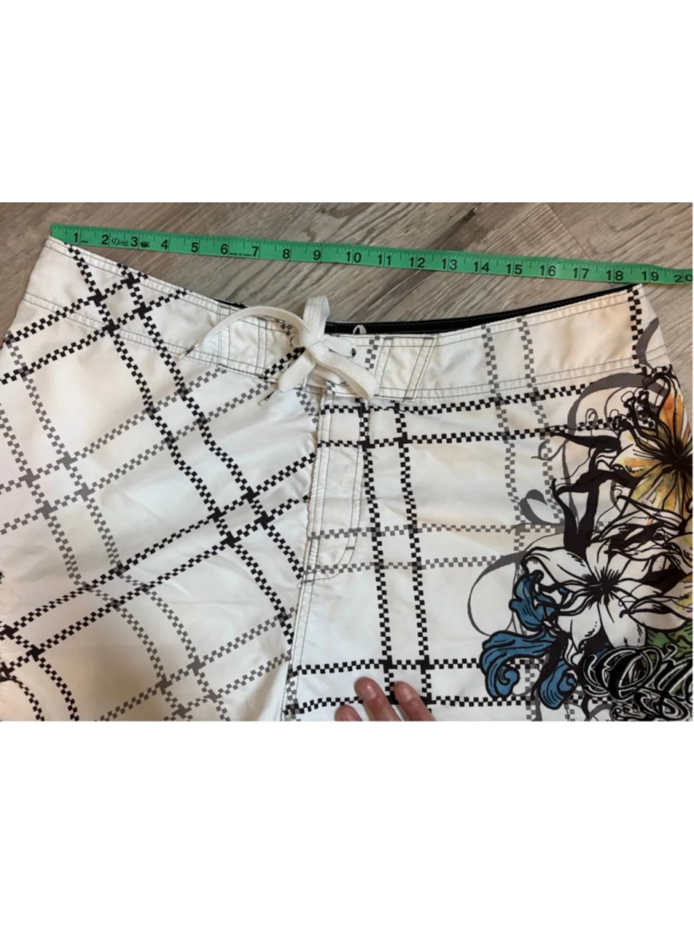 Vintage O'Neill Y2K Board Shorts White Plaid Grid Floral Graphic Size 36